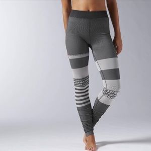 Reebok Speedwick Seamless Workout Tights Small